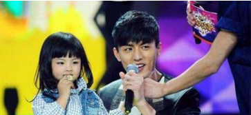 刘畅老婆吴子佳到底有多富 颜值爆表的一家子