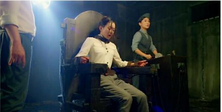 在家怎么尝试老虎凳的感觉