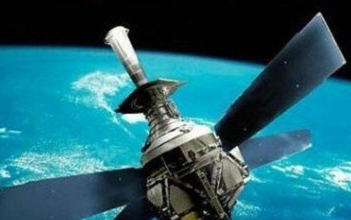 1957年10月成功发射人类第一颗人造卫星的国家是