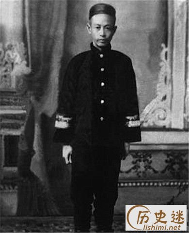 萨镇冰简介 萨镇冰的事迹介绍