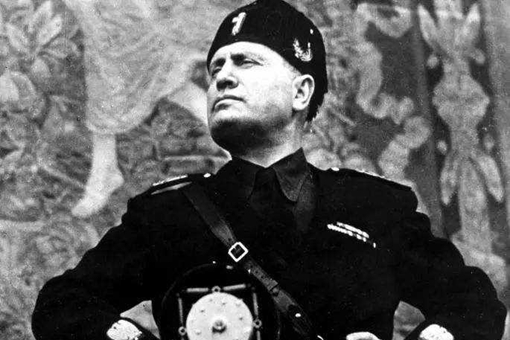 墨索里尼被挂了几天?最终结局是怎样的?