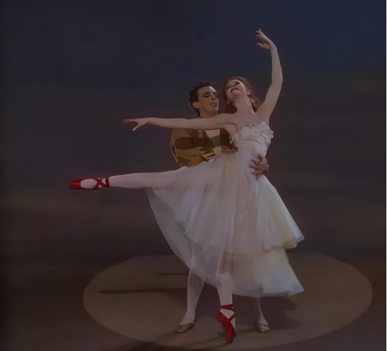 红菱艳故事的隐喻是(红菱艳故事的隐喻是实现自我价值吗)