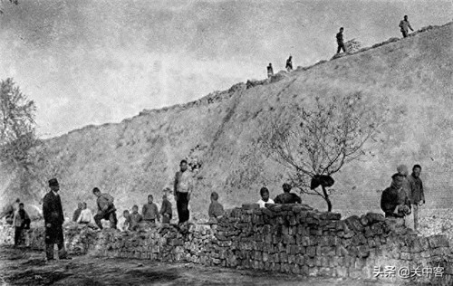 西安城墙是哪个朝代建造的(西安古城墙是翻新的吗)