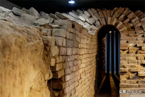 西安城墙是哪个朝代建造的(西安古城墙是翻新的吗)