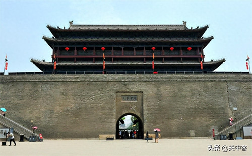 西安城墙是哪个朝代建造的(西安古城墙是翻新的吗)