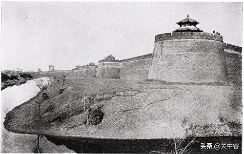 西安城墙是哪个朝代建造的(西安古城墙是翻新的吗)