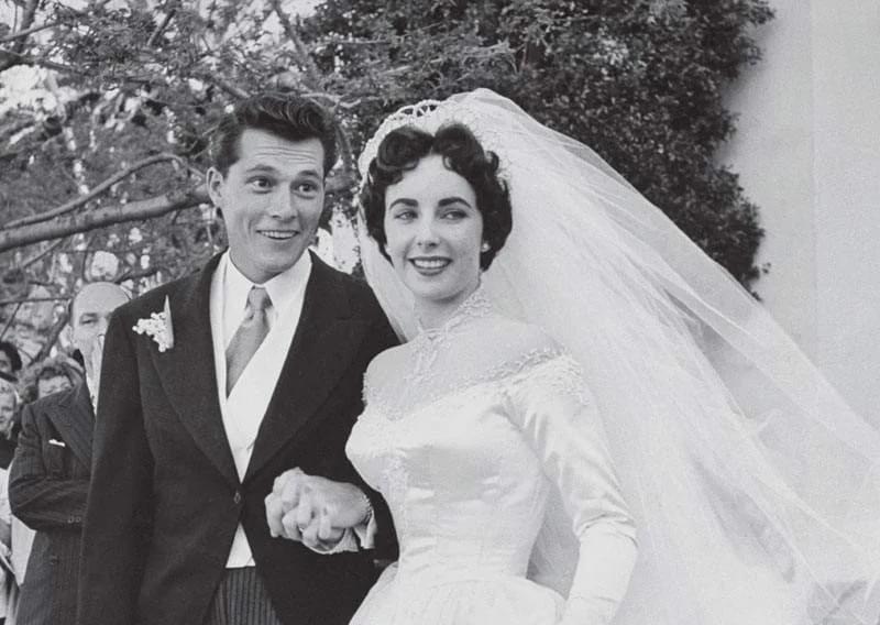 伊丽莎白泰勒的一生简介(伊丽莎白泰勒结了多少次婚)