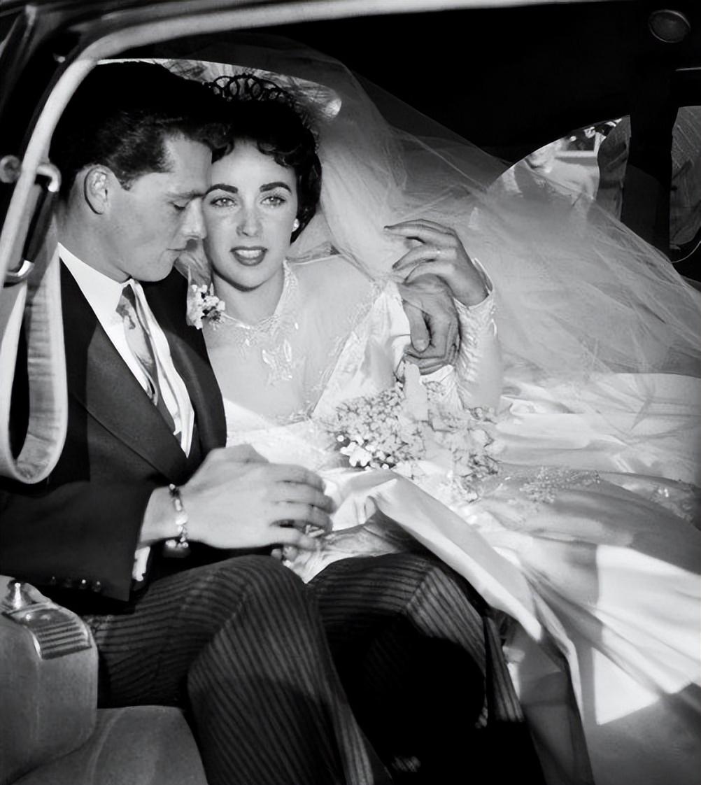 伊丽莎白泰勒的一生简介(伊丽莎白泰勒结了多少次婚)