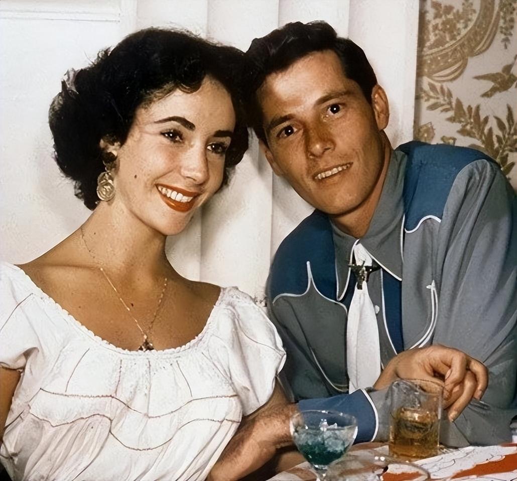 伊丽莎白泰勒的一生简介(伊丽莎白泰勒结了多少次婚)