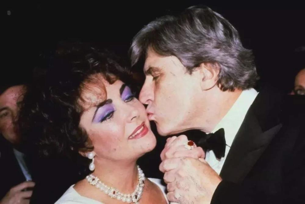 伊丽莎白泰勒的一生简介(伊丽莎白泰勒结了多少次婚)