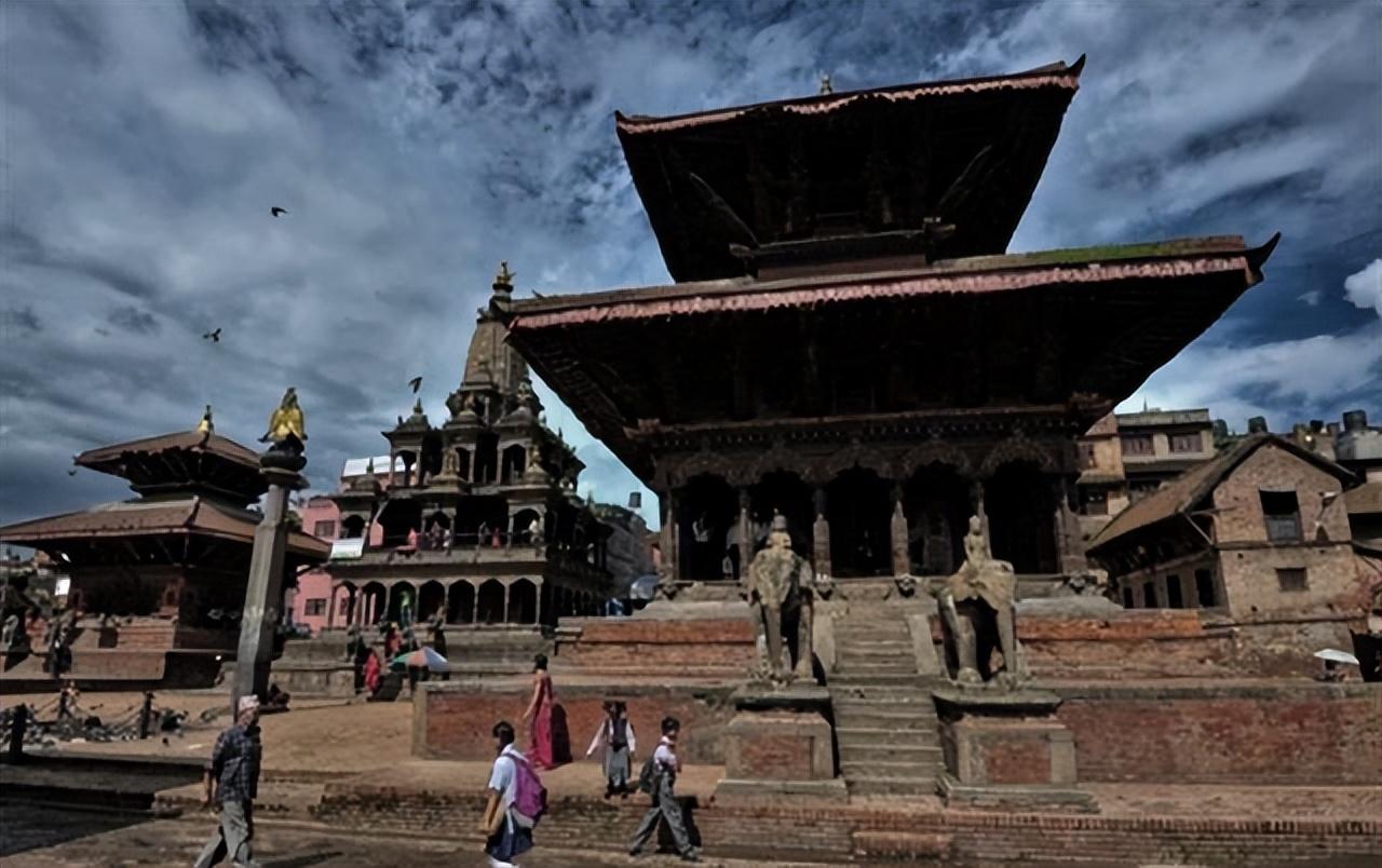 尼泊尔地理位置(尼泊尔是印度的吗)