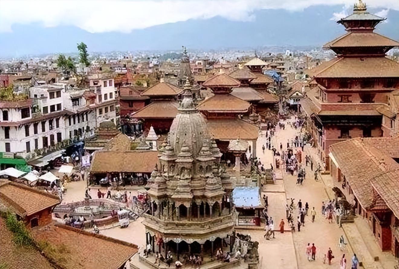 尼泊尔地理位置(尼泊尔是印度的吗)