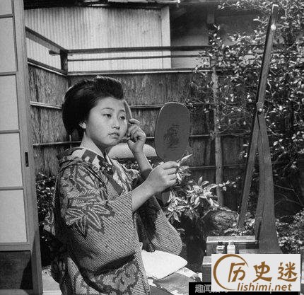 战败后萧条的日本艺妓服务业(13)