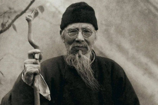 齐白石简介:近现代绘画大师(以画虾闻名于世)