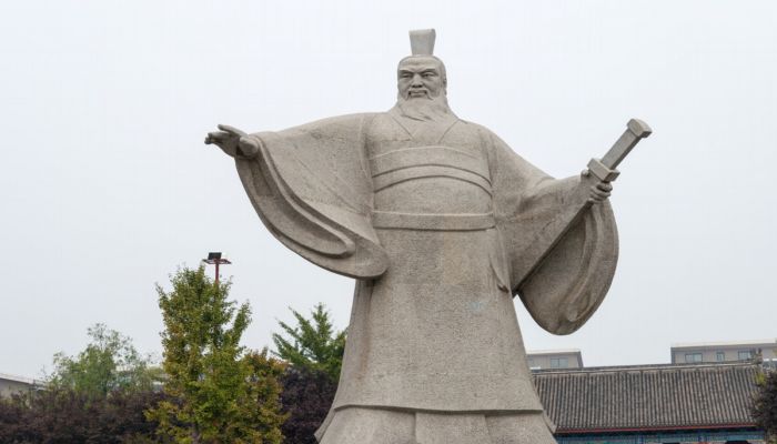 割须弃袍的主人公是谁