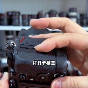 ​尼康摄像机怎么拍照(尼康摄像机闪光灯怎么关)