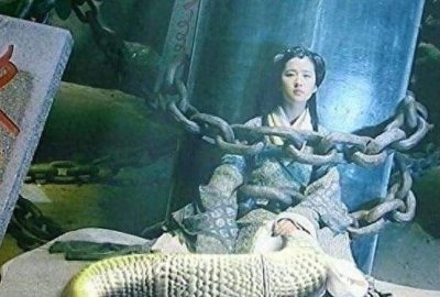 ​女娲真身吓人图片大全，人首蛇身的诡异存在真可怕