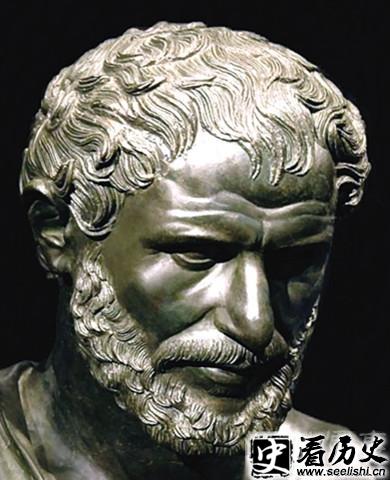 泰勒斯雕像