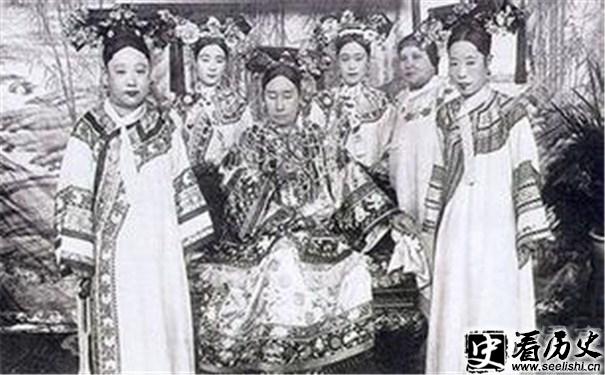 荣寿公主与慈禧和其他公主老照片