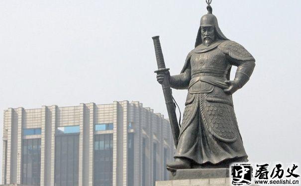 李舜臣雕像图片