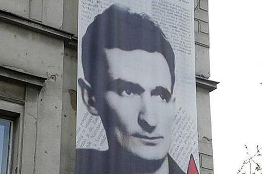 历史上真实的瓦尔特·佩里奇是怎样的?