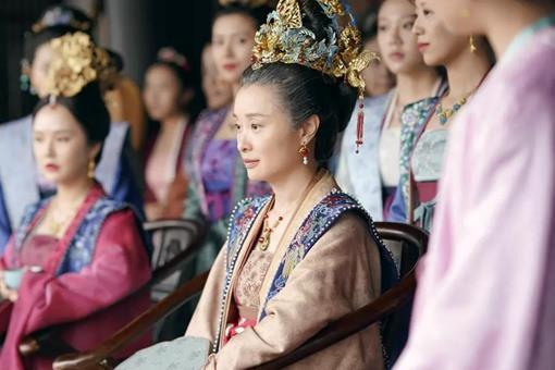 刘娥垂帘听政11年为何不称帝？其实很想但是真的做不到