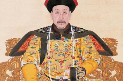 ​乾隆皇帝退位太上皇后依然掌控实权,为什么他还要主动禅让?