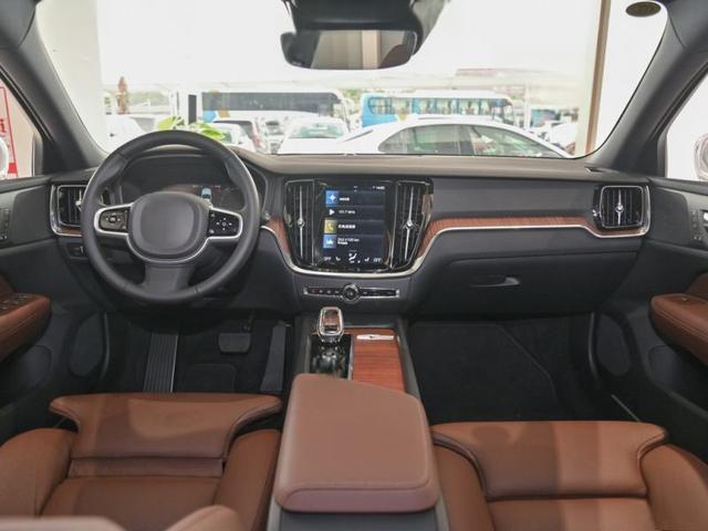 沃尔沃V602021款落地价是多少钱？沃尔沃V60价格-