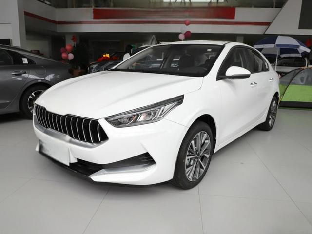 起亚K32021款三厢最低多少钱可以落地？起亚K3报价-