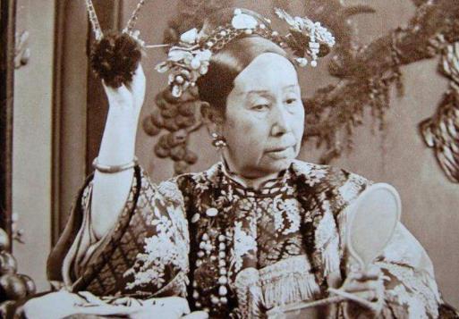 慈禧年轻时到底有多美?后宫中她要数第一没人第二了