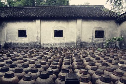 古代下毒为什么都是在酒里而不在茶里下毒?