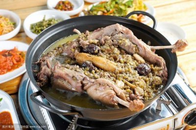 ​绿豆鸭做法，绿豆鸭怎么炖好吃