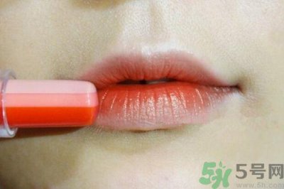 ​咬唇妆用什么口红好？咬唇妆适合哪种嘴唇？
