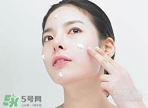 肌底液可以当精华用吗?肌底液可以代替精华吗? 肌底液可以当精华用吗?肌底液可以代替精华吗?