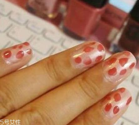 豹纹美甲怎么画好看?不到一分钱画出性感美甲 豹纹美甲怎么画好看?不到一分钱画出性感美甲