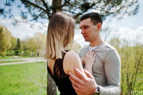 夫妻不和睦怎么办 夫妻吵架冷战怎么办 夫妻不和睦怎么办 夫妻吵架冷战怎么办