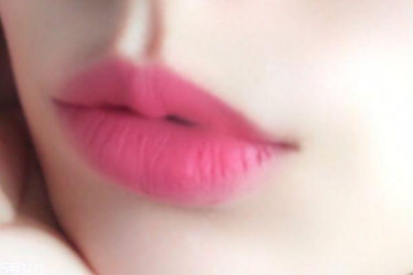 蜜桃色口红适合什么人 蜜桃色口红推荐