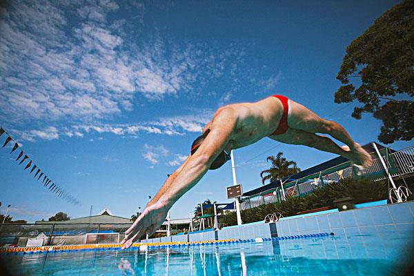 孙杨谈退役泪流满面 游泳的技巧与方法
