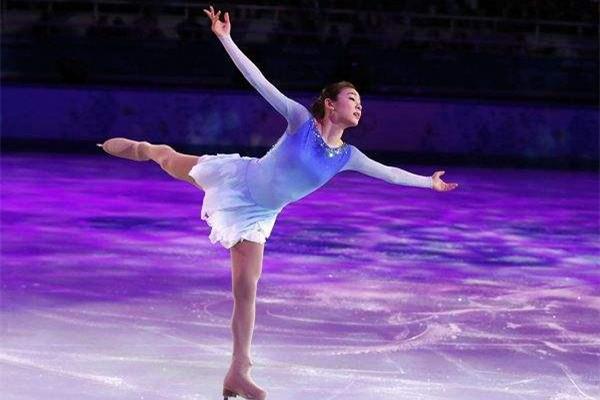 记者扎心提问羽生结弦:想要我哭吗 羽生结弦:不退役还会继续挑战4A 记者扎心提问羽生结弦:想要我哭吗 羽生结弦:不退役还会继续挑战4A