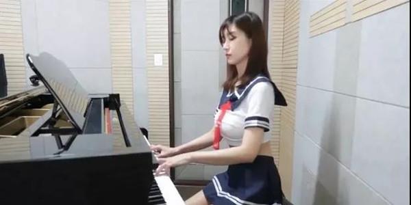 浴缸里搞直播，当下女主播的流量密码16