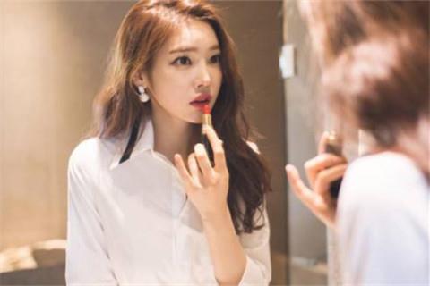 怎么和刚加微信的女生聊天