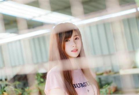 女生在外面玩时如何幽默地回复各种场合问题