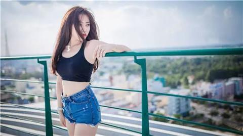 和女孩子聊天怎么避免尬聊