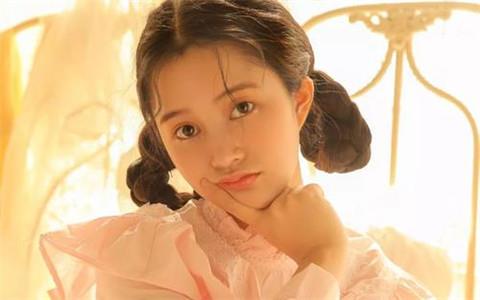 女生发微笑表情的意思？千万别不懂还聊个不停