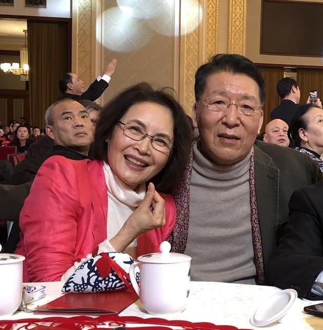 1980年《刑场上的婚礼》演陈铁军，宋晓英现实却嫁星二代低调幸福