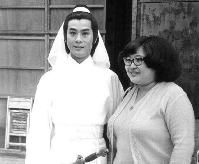 1979年，郑少秋陪赵雅芝看妇科，几天后赵雅芝被沈殿霞怒扇几巴掌