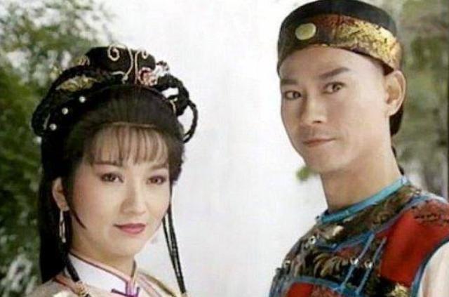 1979年，郑少秋陪赵雅芝看妇科，几天后赵雅芝被沈殿霞怒扇几巴掌