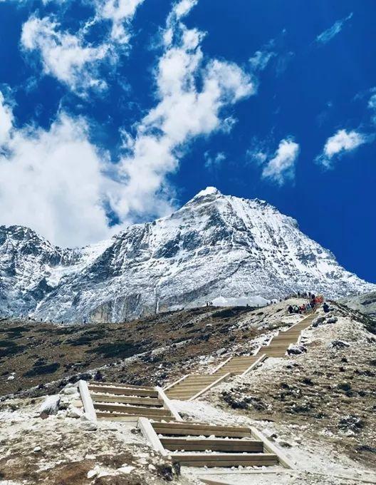 7天2253公里，漂亮小姐姐自驾318国道，人和景都美翻了