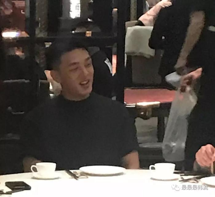 刘亚仁和男朋友在上海逛Gay吧？他公开出柜还是个0？