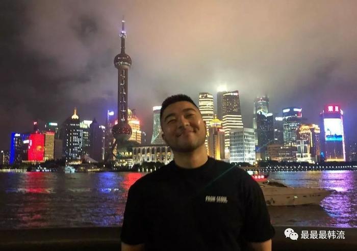 刘亚仁和男朋友在上海逛Gay吧？他公开出柜还是个0？